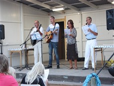 Allsång i Böda Hamn 2010