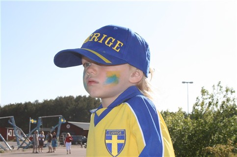 Iklädd blågult